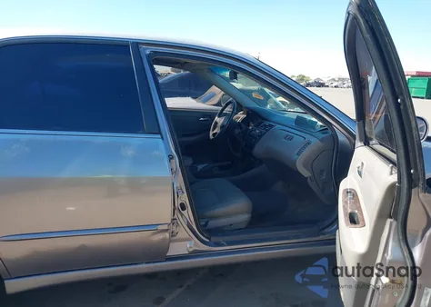 2000 Honda Accord 3.0 Ex из США, поврежденный, VIN 1HGCG1650YA026204